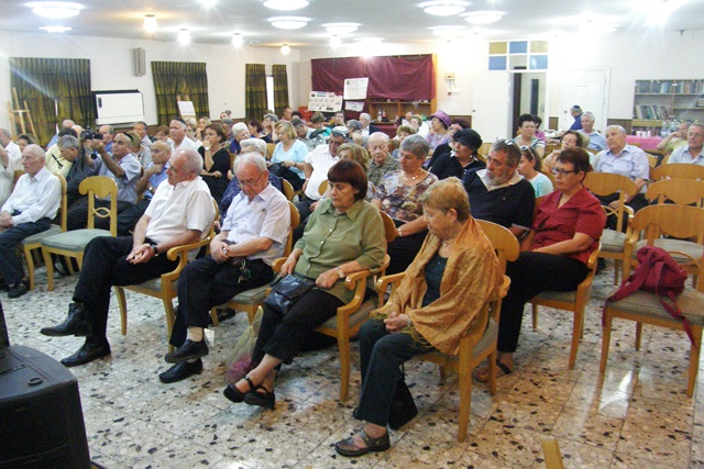 אזכרה שנתית 2013