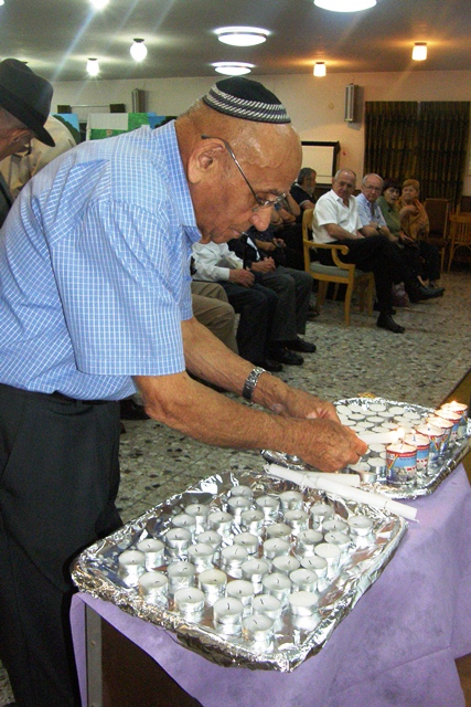 אזכרה שנתית 2013